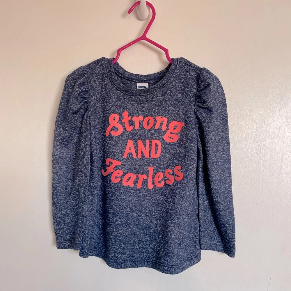 Old Navy “Strong & Fearless” Plush Top - Size 2T - Picture 1 of 8